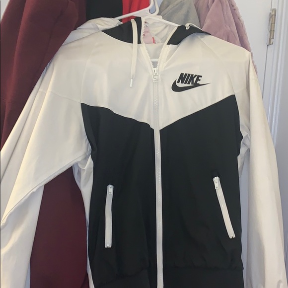 Nike Tops - Nike windbreaker